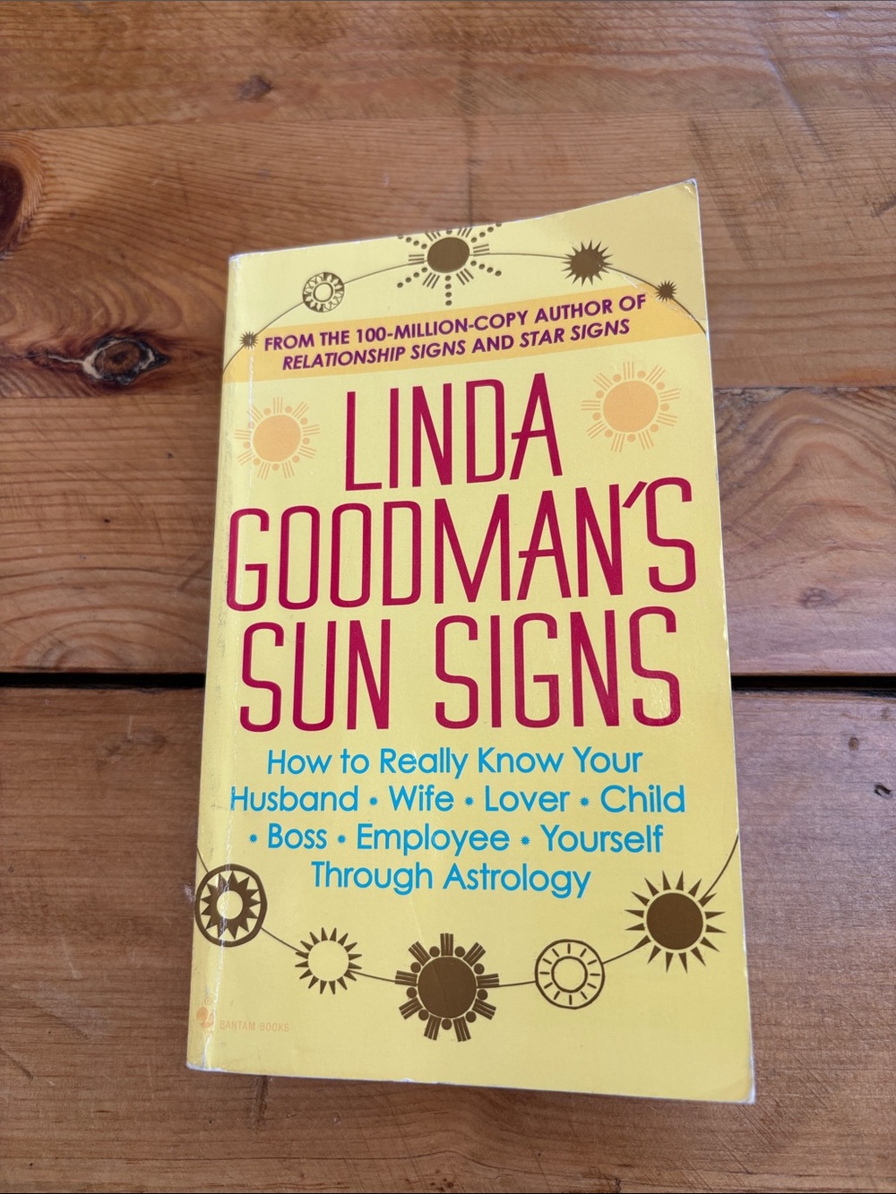 Linda Goodman’s Sun Signs -Paperback-